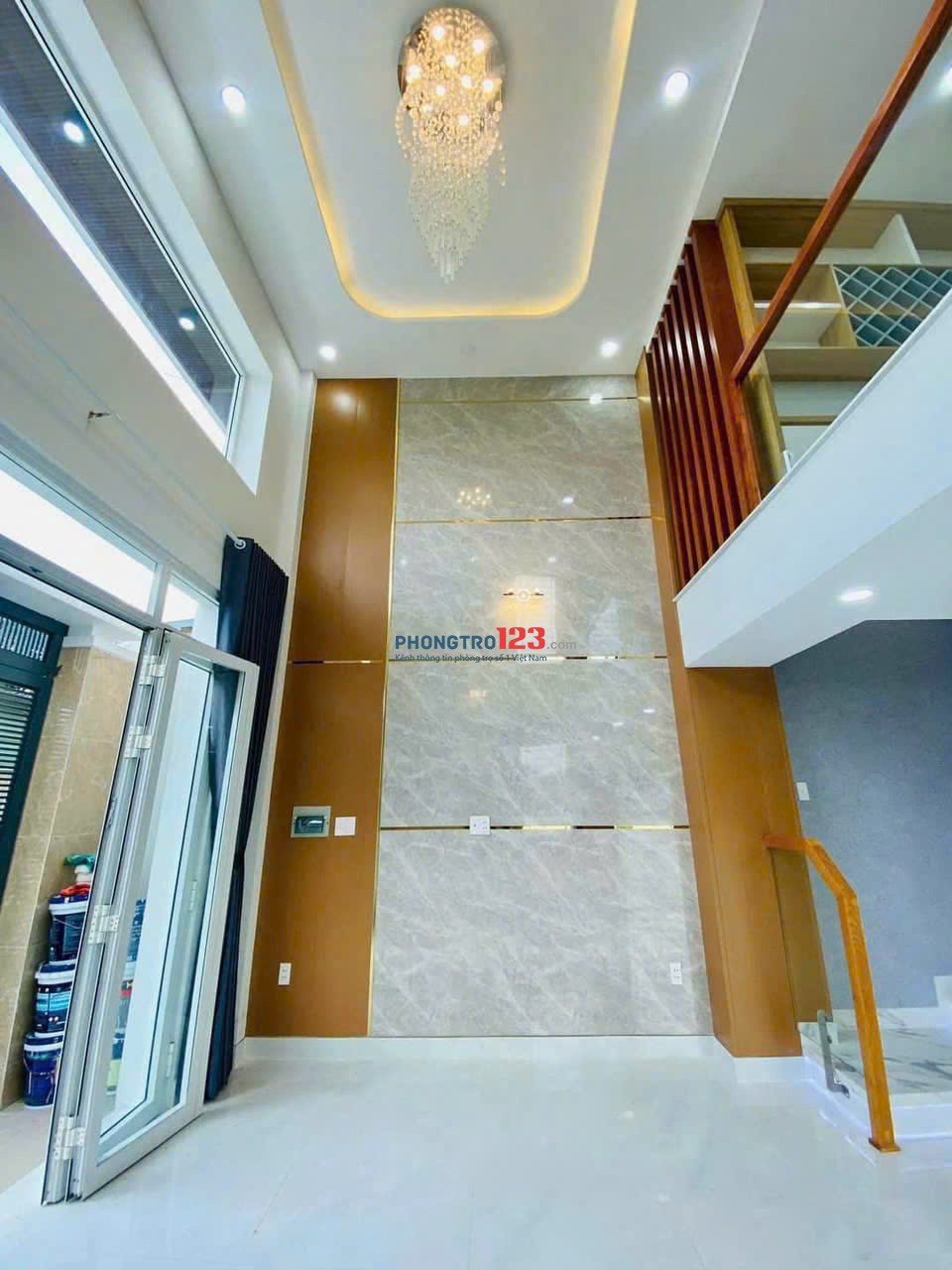 Cho thuê nguyên căn đầy đủ nội thất, máy lạnh, hoặc chỉ góc 3 mặt tiền