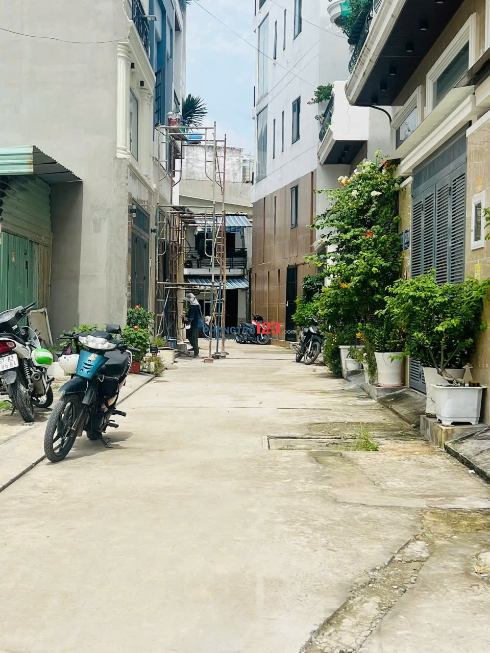 Cho thuê nguyên căn đầy đủ nội thất, máy lạnh, hoặc chỉ góc 3 mặt tiền