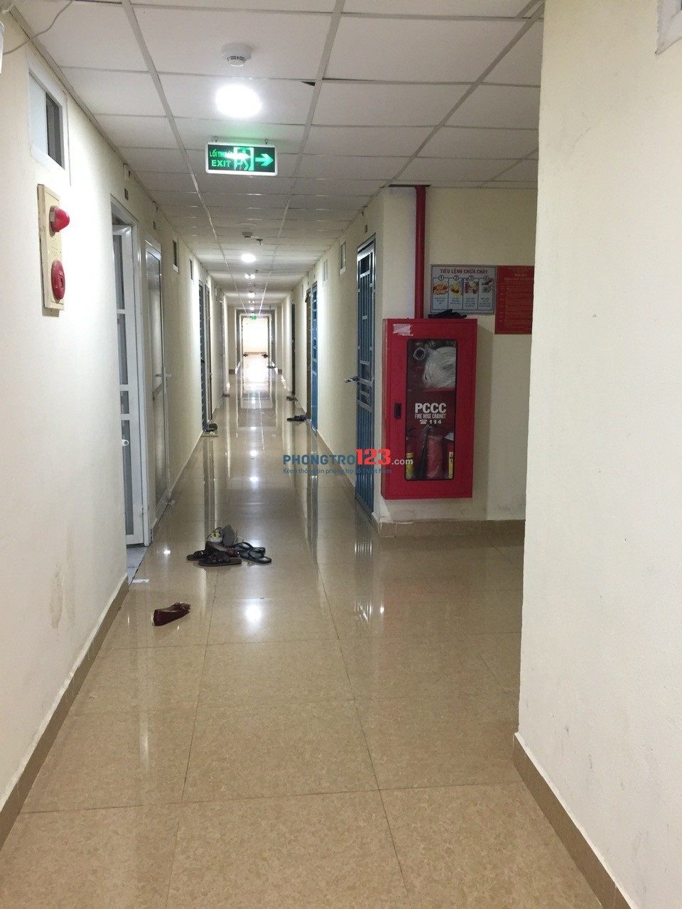 Cho thuê căn góc 72m2, 2 p ngủ, 2 vs, nội thất cơ bản
