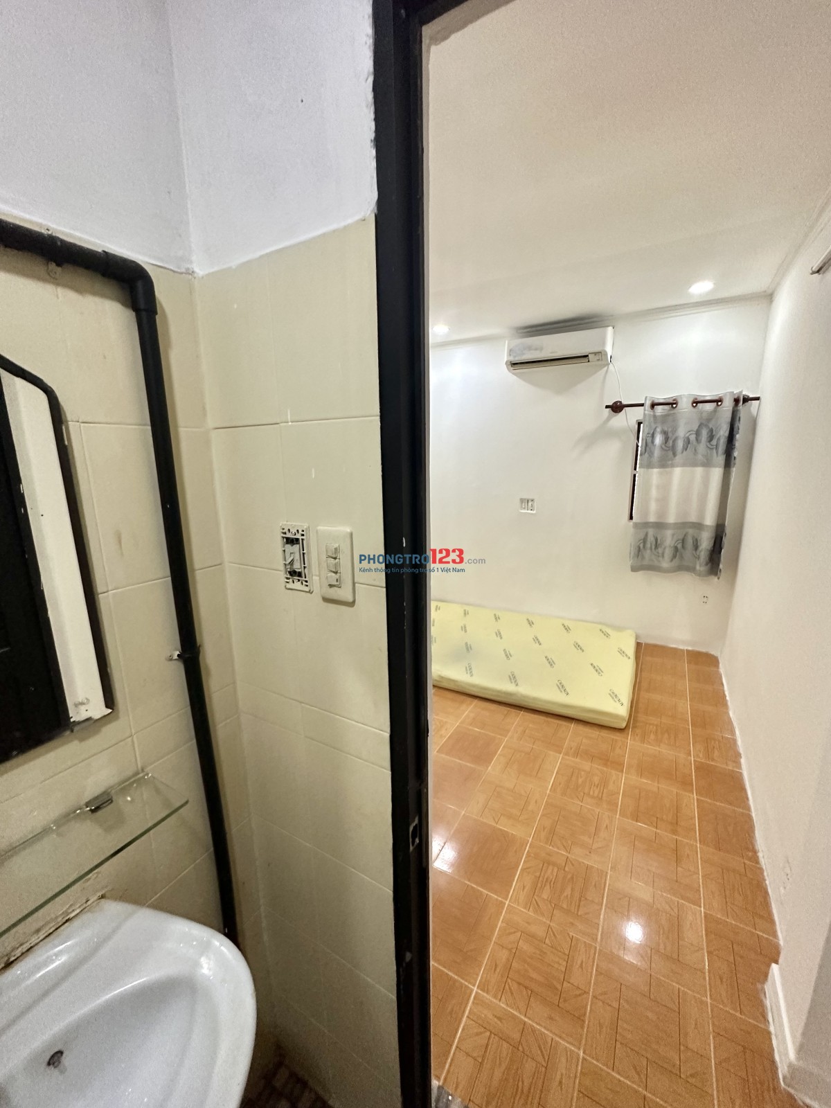 Phòng máy lạnh bờ kè Hoàng Sa, giờ giấc tự do ko chung chủ