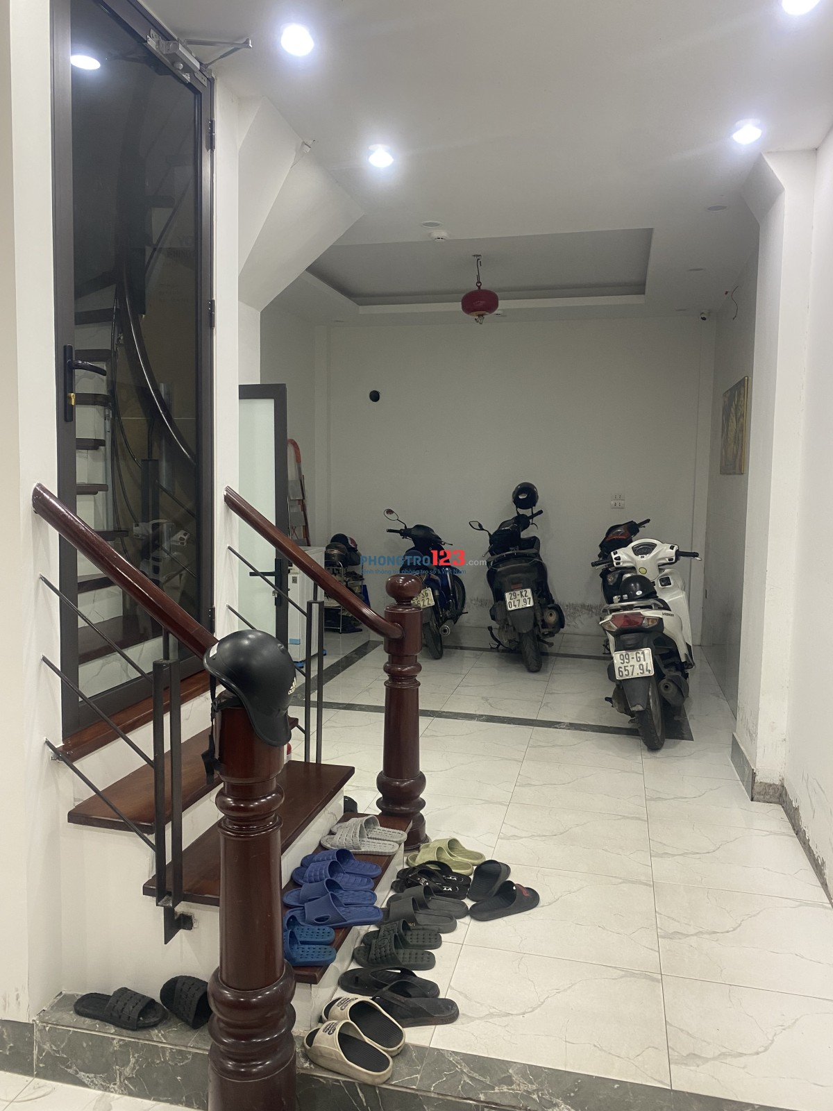 Cho thuê phòng trọ khép kín ngõ 322 đường Mỹ Đình, 20m2, Ful nội thất. Giá 3,1tr/tháng.