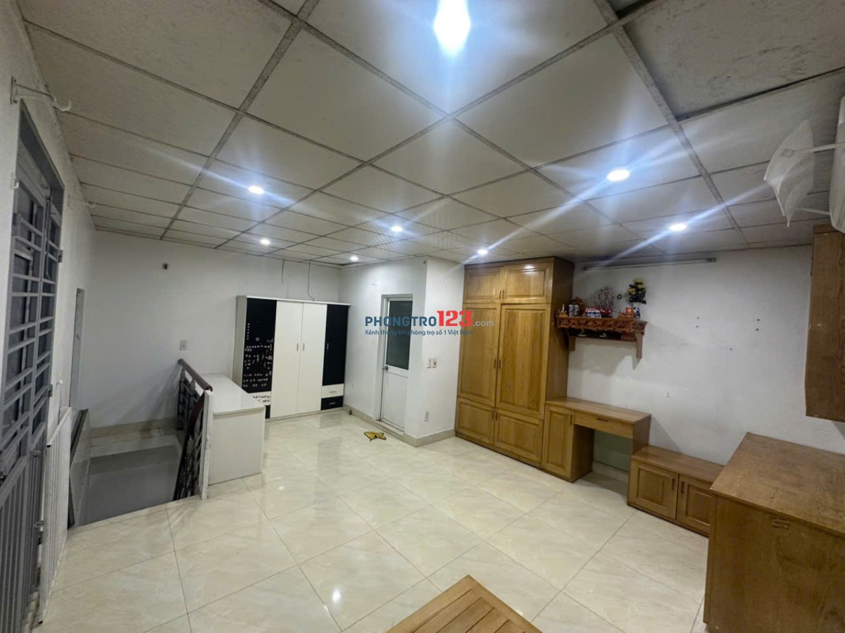 Chính chủ cho thuê nhà riêng 2 tầng x 30m2, ngõ 165 Khương Thượng