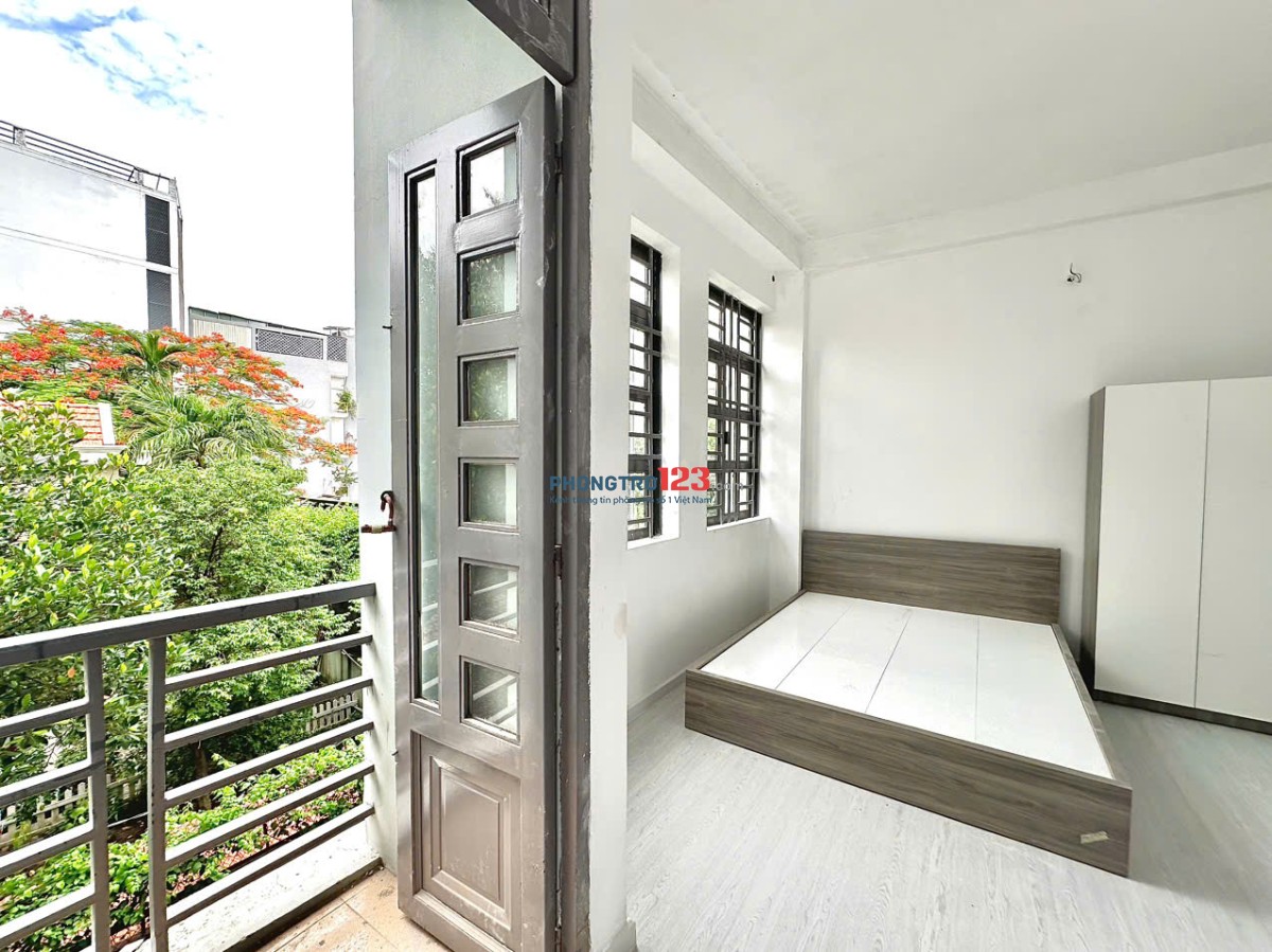 Phòng Mới Full Nội Thất. Ban công, cửa sổ. Dương Thị Mười, Hiệp Thành