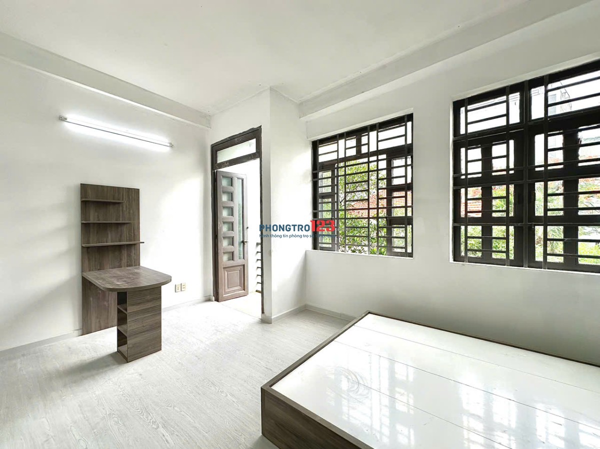 Phòng Mới Full Nội Thất. Ban công, cửa sổ. Dương Thị Mười, Hiệp Thành