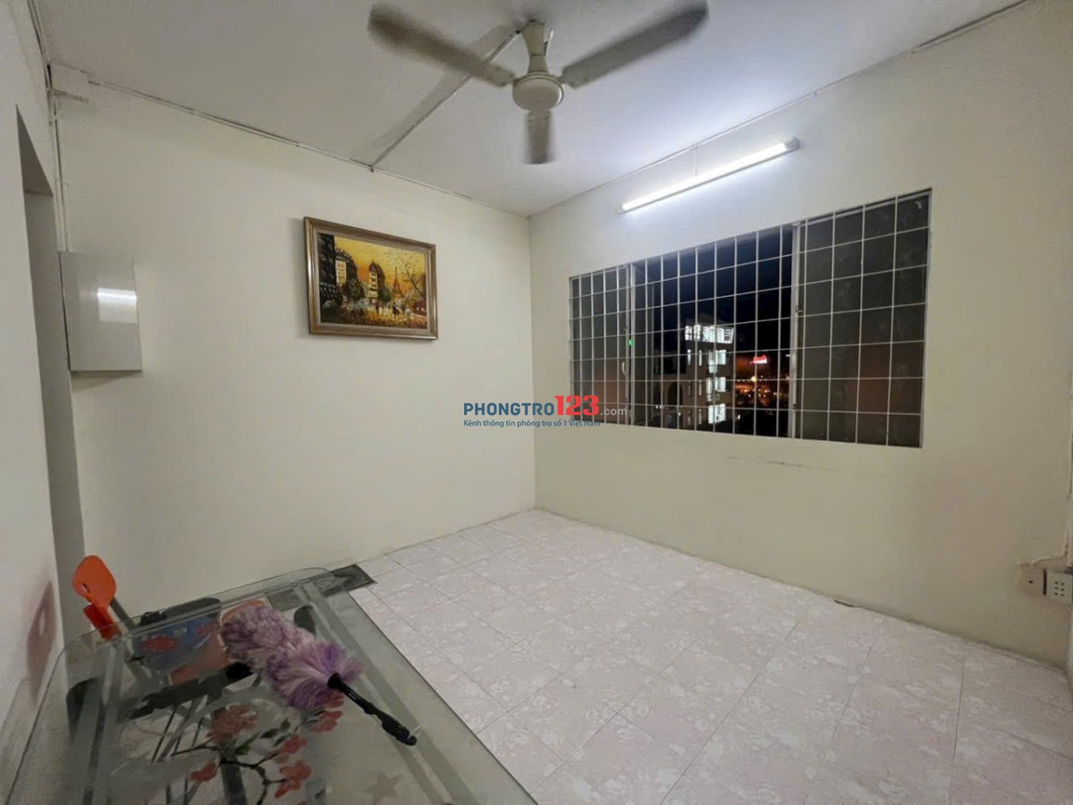Chung cư Hoàng Hoa Thám, 40m2, 1p ngủ, NTCB, 5,5tr/th