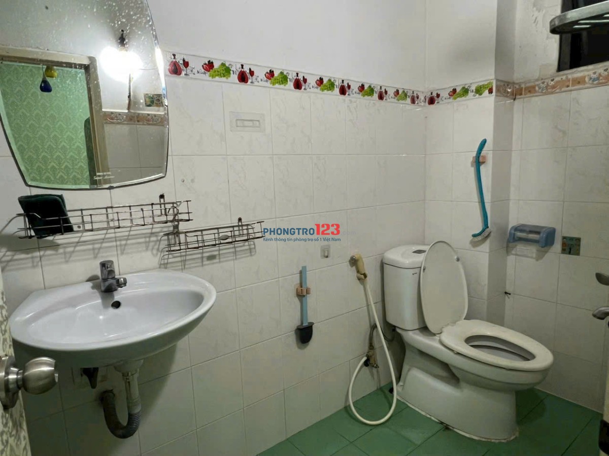 Chung cư Hoàng Hoa Thám, 40m2, 1p ngủ, NTCB, 5,5tr/th