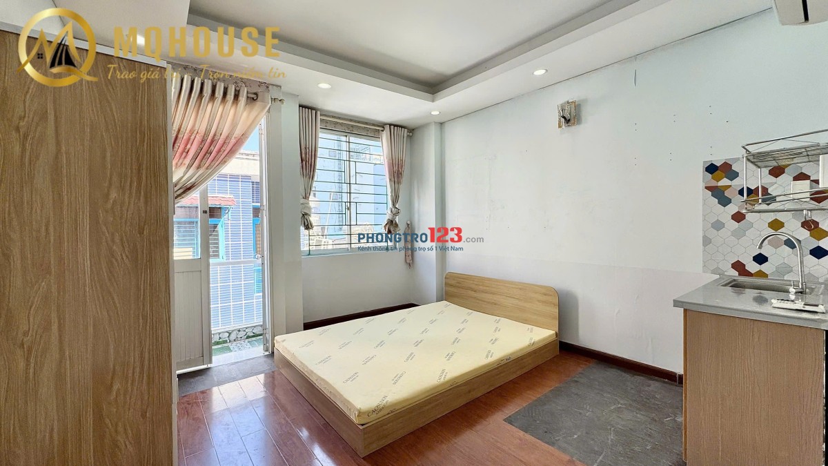 Phòng ban công đẹp. Mới setup. Thoáng mát. Tiện nghi. gần Chợ Siêu thị Tân Định. Ra Q1 5phút. 6.5tr