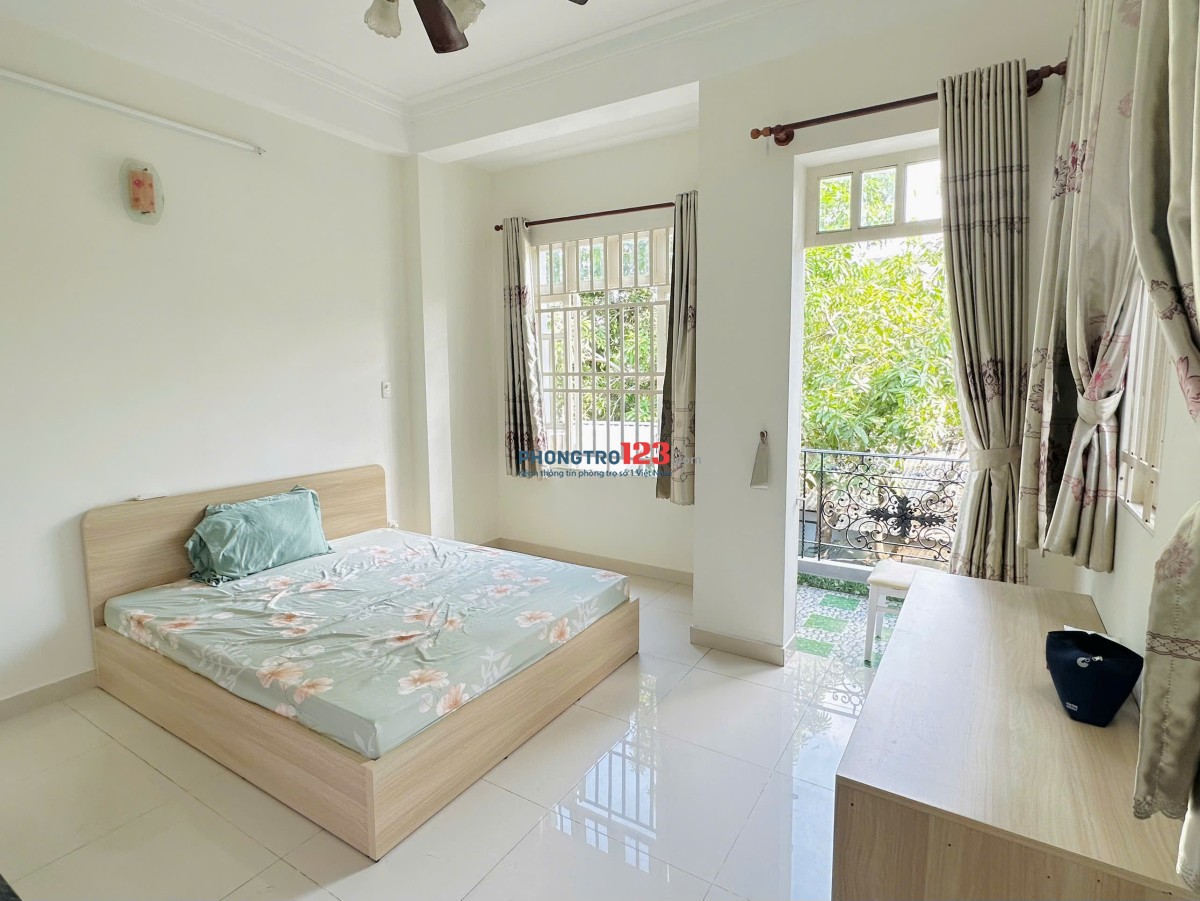 8 triệu - Phòng ban công, nội thất mới Thảo Điền