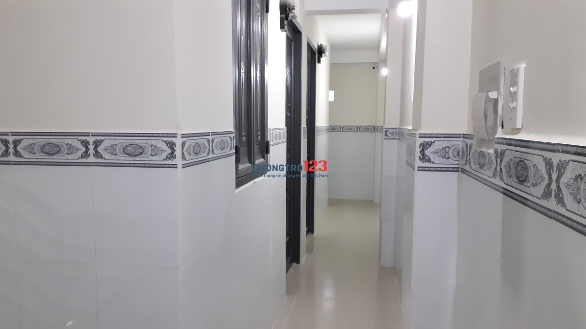 HẺM 35 PHAN VĂN HỚN: Còn 1 phòng TRÊN LẦU, CÓ GÁC, KỆ BẾP, BỒN RỬA, WC RIÊNG. CHÍNH CHỦ CHO THUÊ !!!
