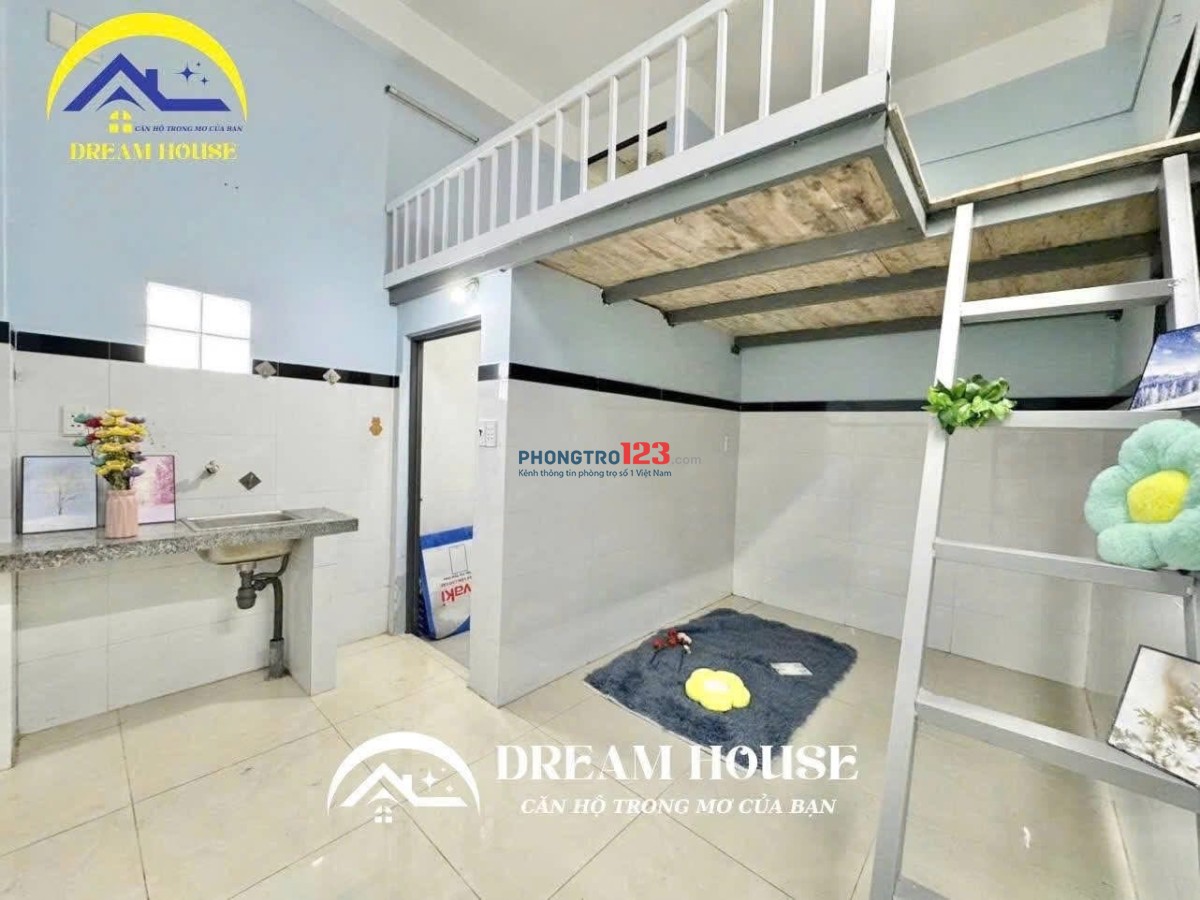 PHÒNG BAN CÔNG – CỬA SỔ THOÁNG GẦN CẦU THAM LƯƠNG