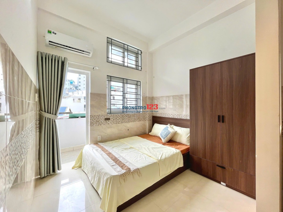 Căn hộ mới full nội thất cao cấp , ban công cửa sổ lớn