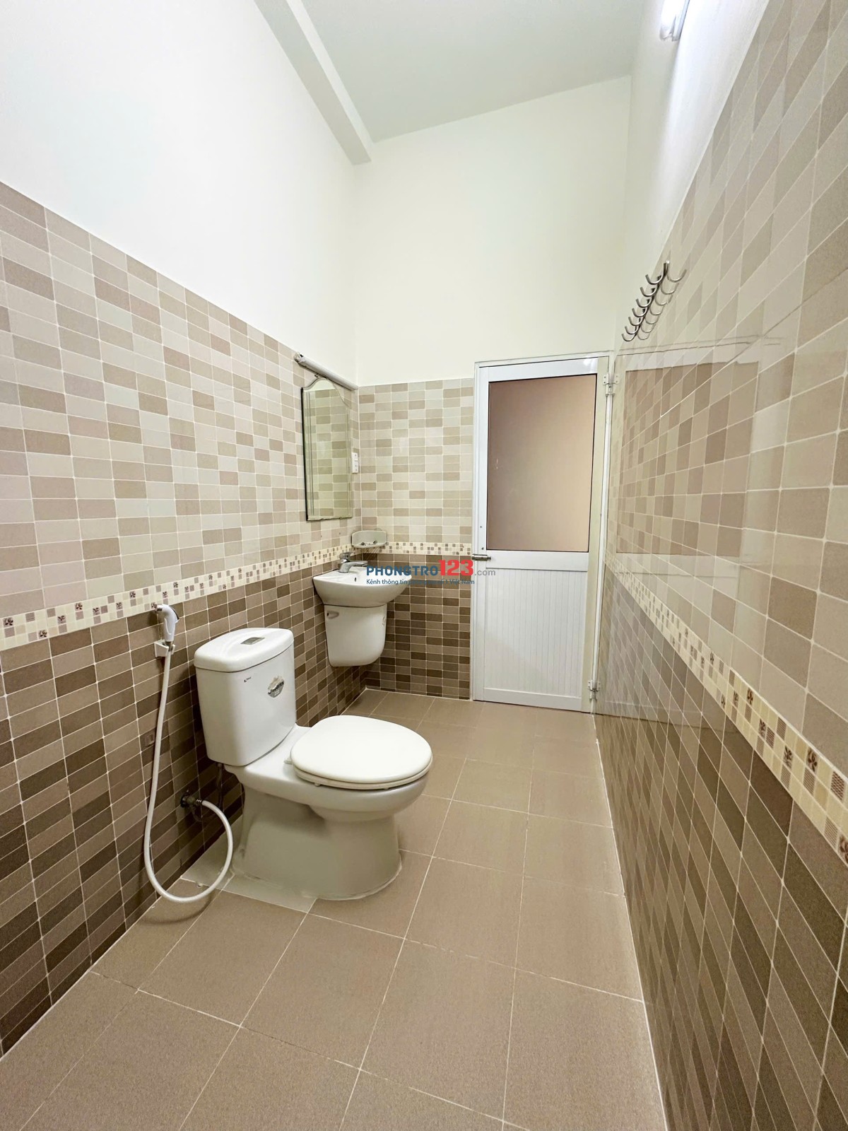 Thảo Điền - CHDV cửa sổ lớn, full nội thất