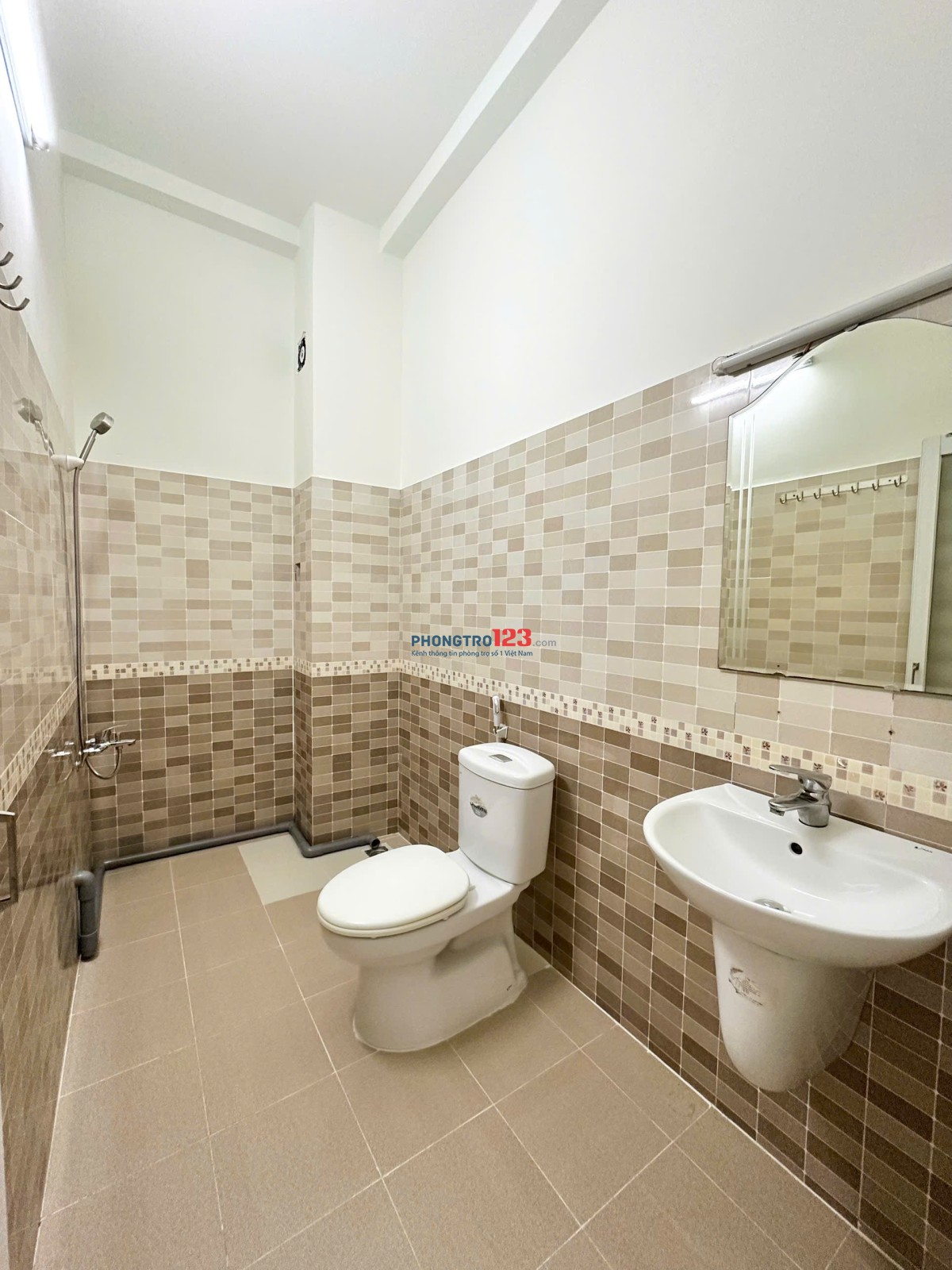 Thảo Điền - CHDV cửa sổ lớn, full nội thất