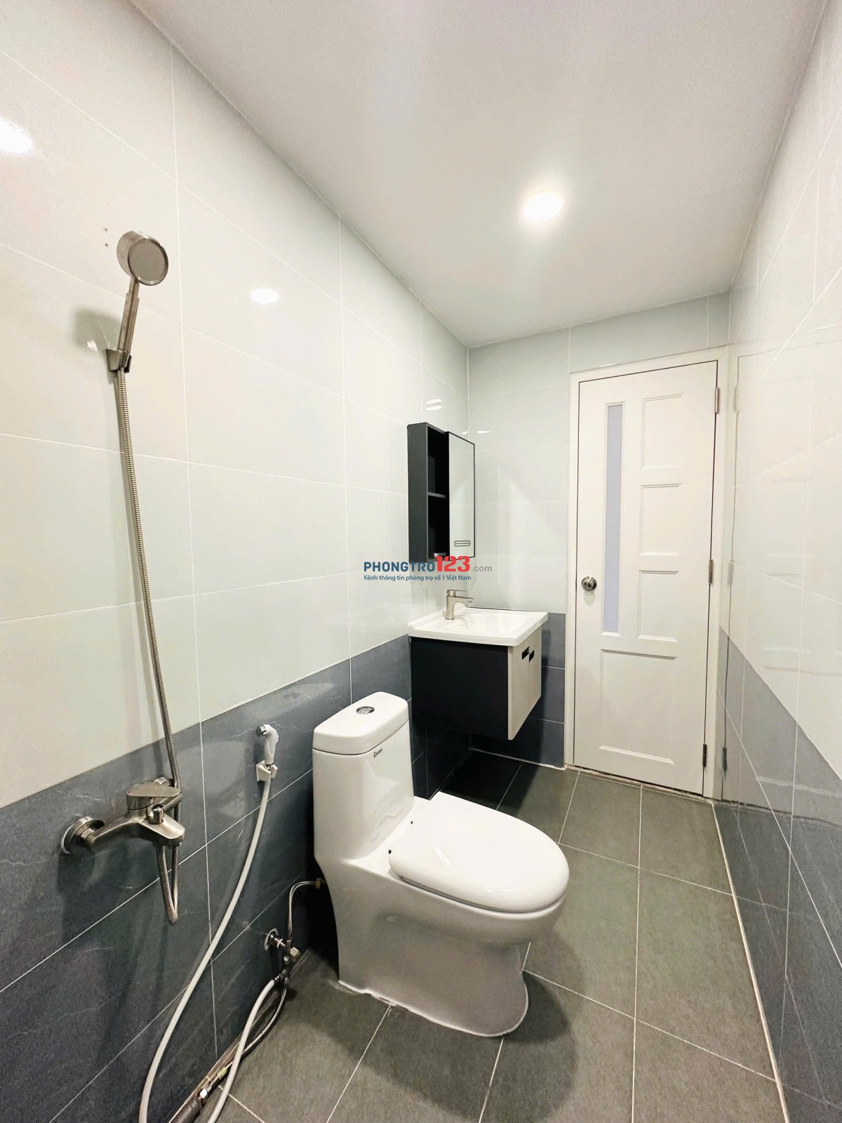 Căn hộ Thảo Điền nội thất, bếp + wc riêng