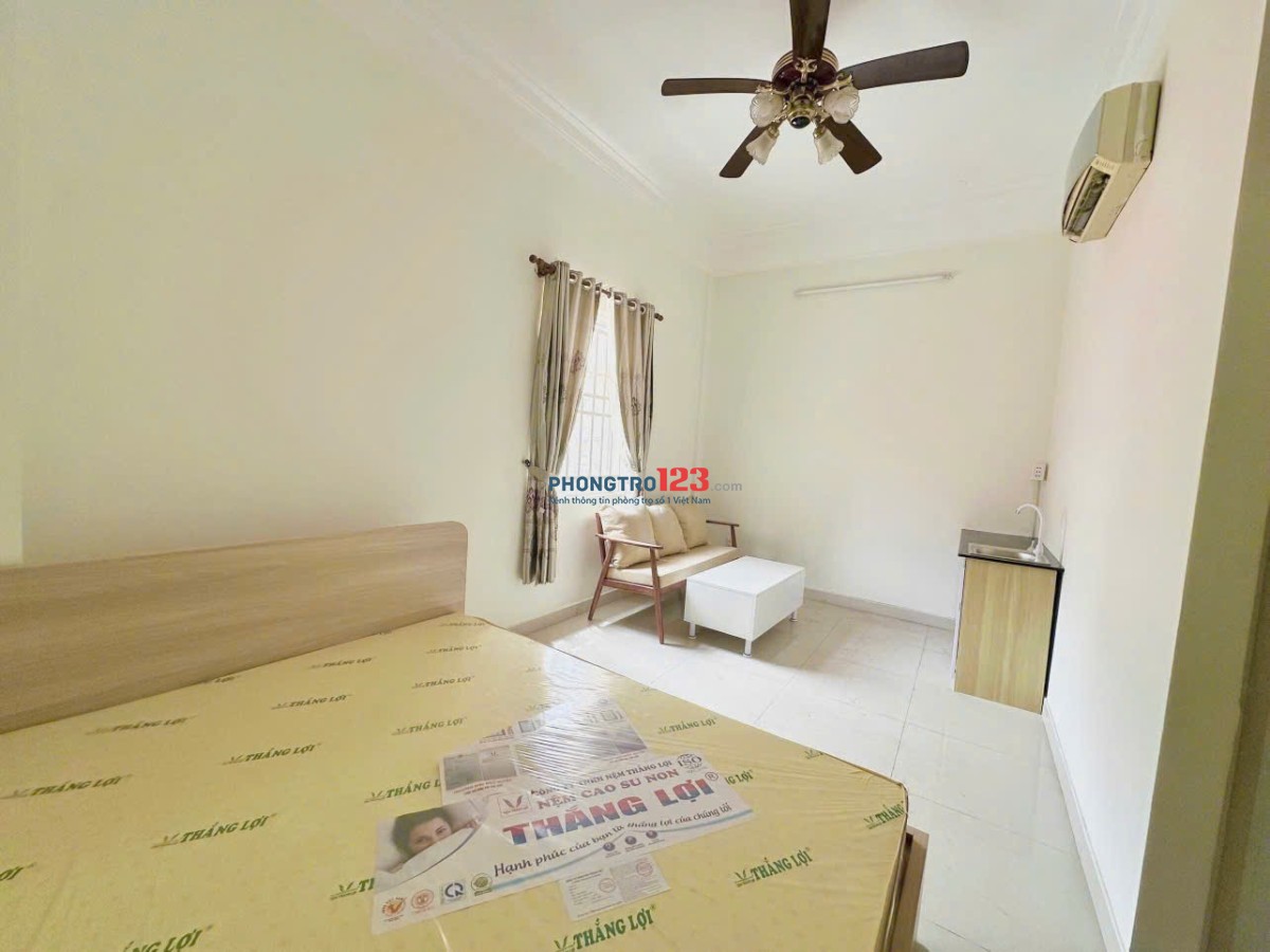 Thảo Điền - CHDV cửa sổ lớn, full nội thất