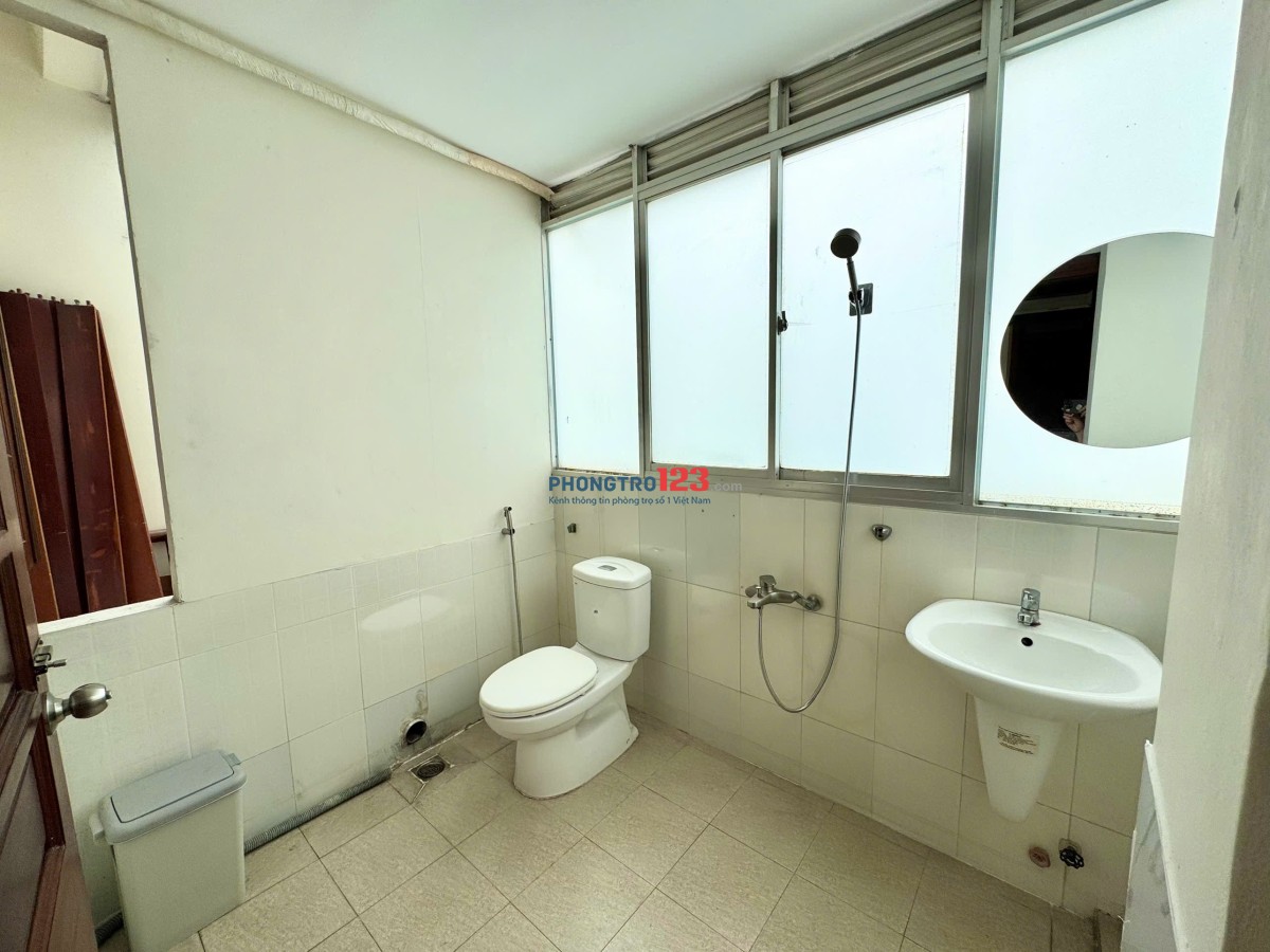 Phòng trống sẵn ngay Nam Kỳ Trần Quốc Toản. Sạch sẽ thoáng gio. Thuận tiện đi lại
