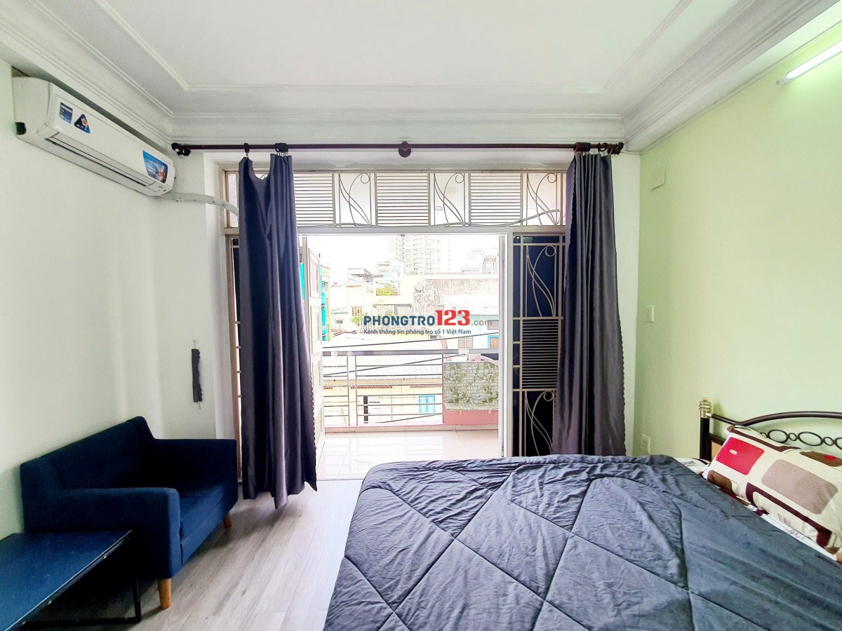 Phong ban công giá rẻ. Tiện nghi đầy đủ. Dọn vào ở. Làu thấp. Ngay Lý Chính Thắng gần Chợ Tân Định.