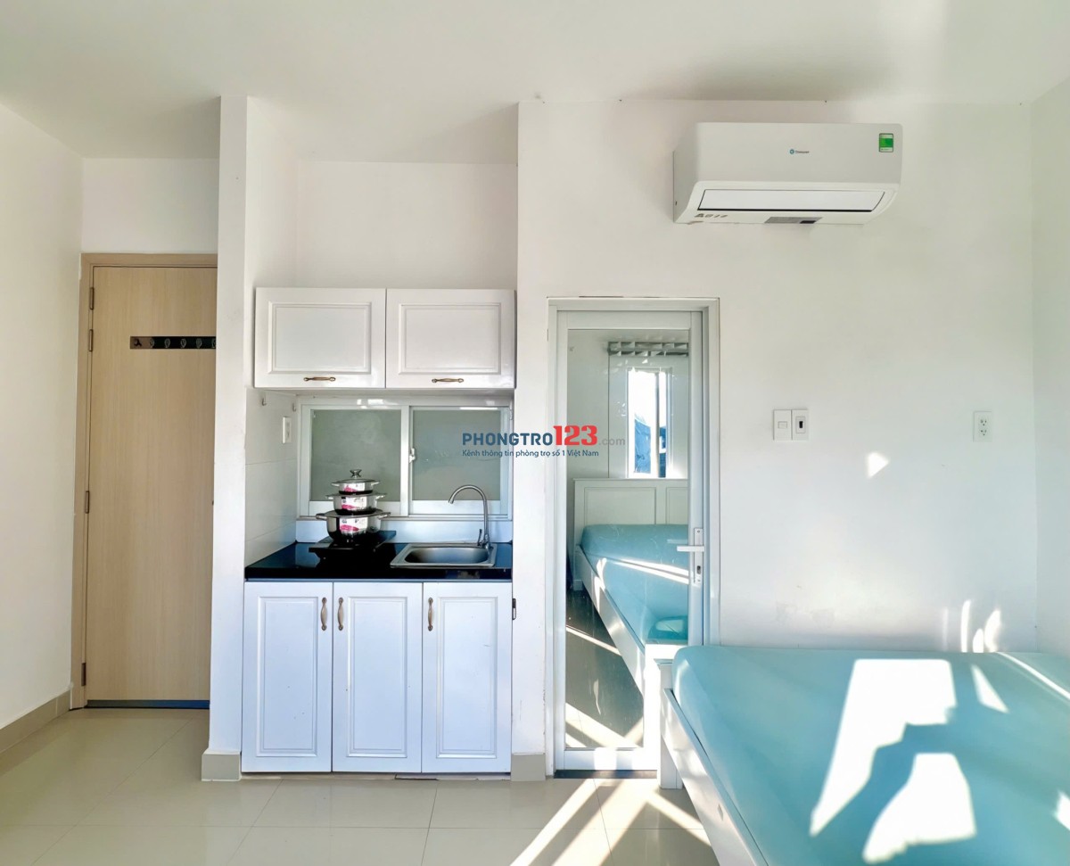 Studio đón nắng full tiện nghi tại Huỳnh Phát Cạnh cạnh KCX Tân Thuận