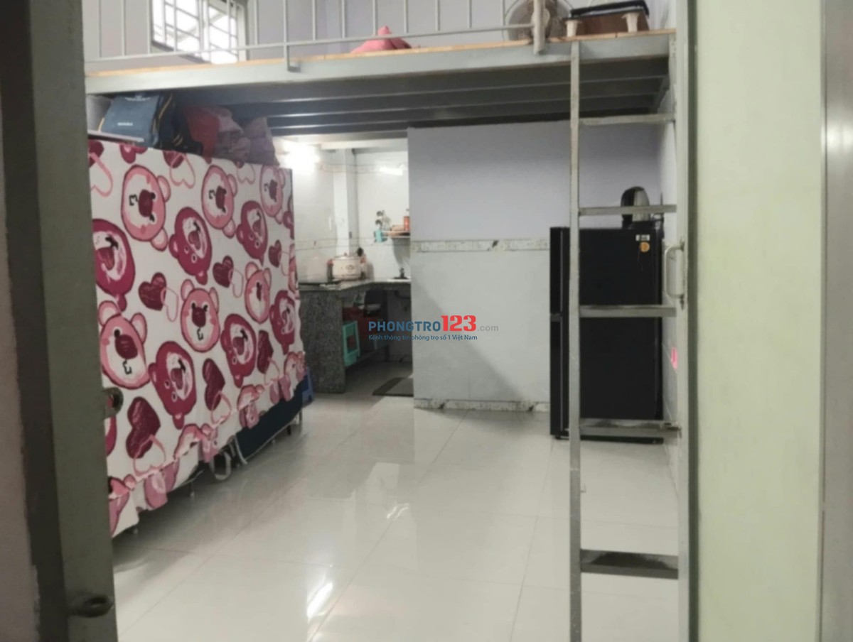  TÌM BẠN Ở GHÉP NỮ (2 bạn ) Vị trí: Vườn lài,Tân Phú .Phòng trọ cách ĐH Văn Hiến 1,2km