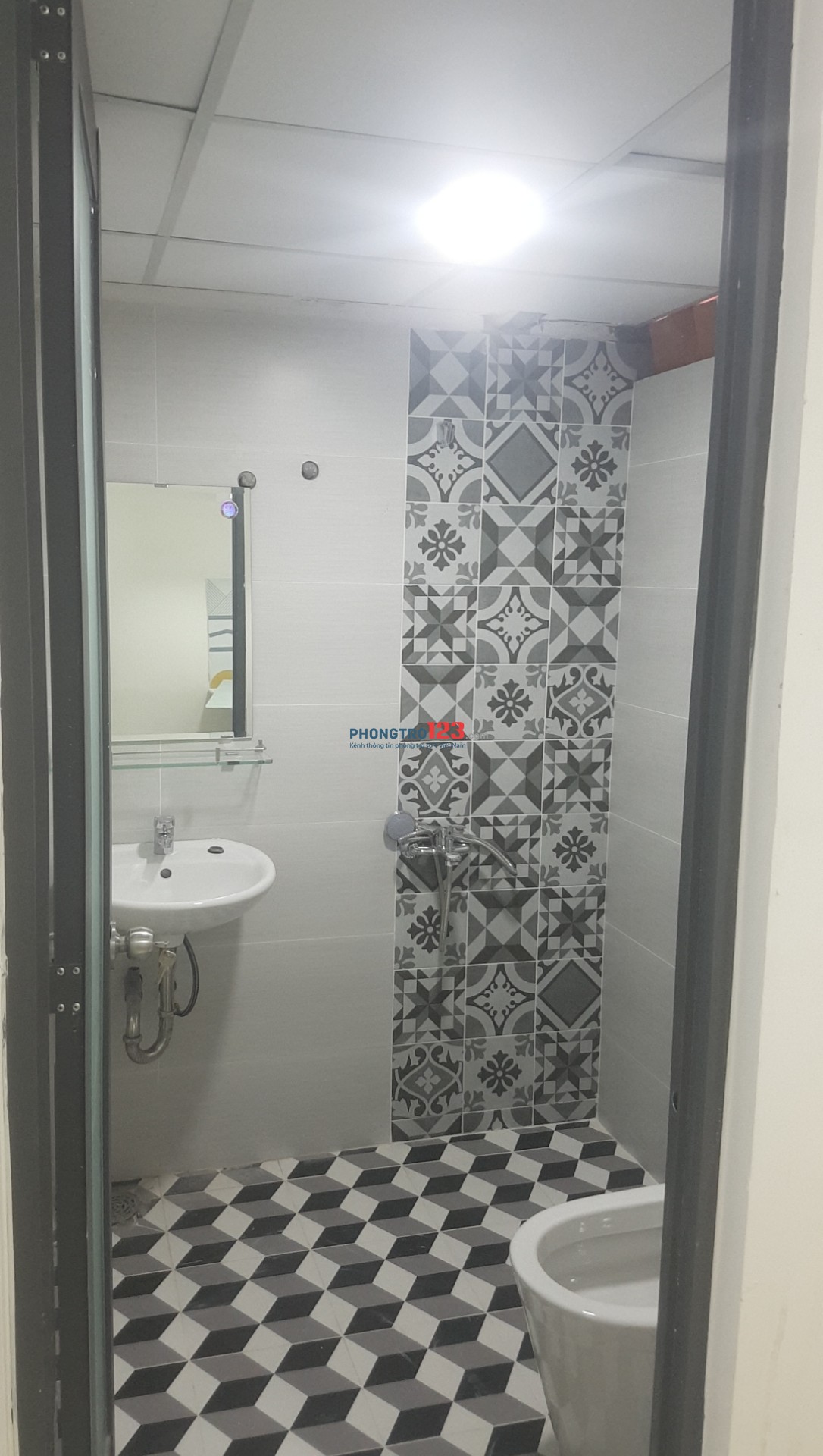 Phòng trọ 3tr2 có cửa sổ ngay nguyễn văn quỳ quận 7