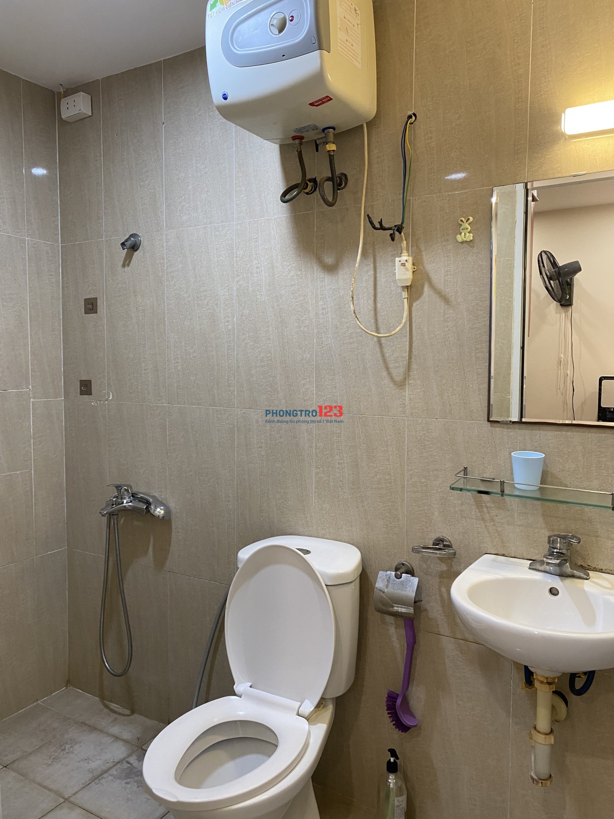 Cho thuê căn hộ 1207 tòa 27A2 Green star tại 234 Phạm Văn Đồng Hà Nội ,2PN,2Vs 65m2 giá 11.5tr