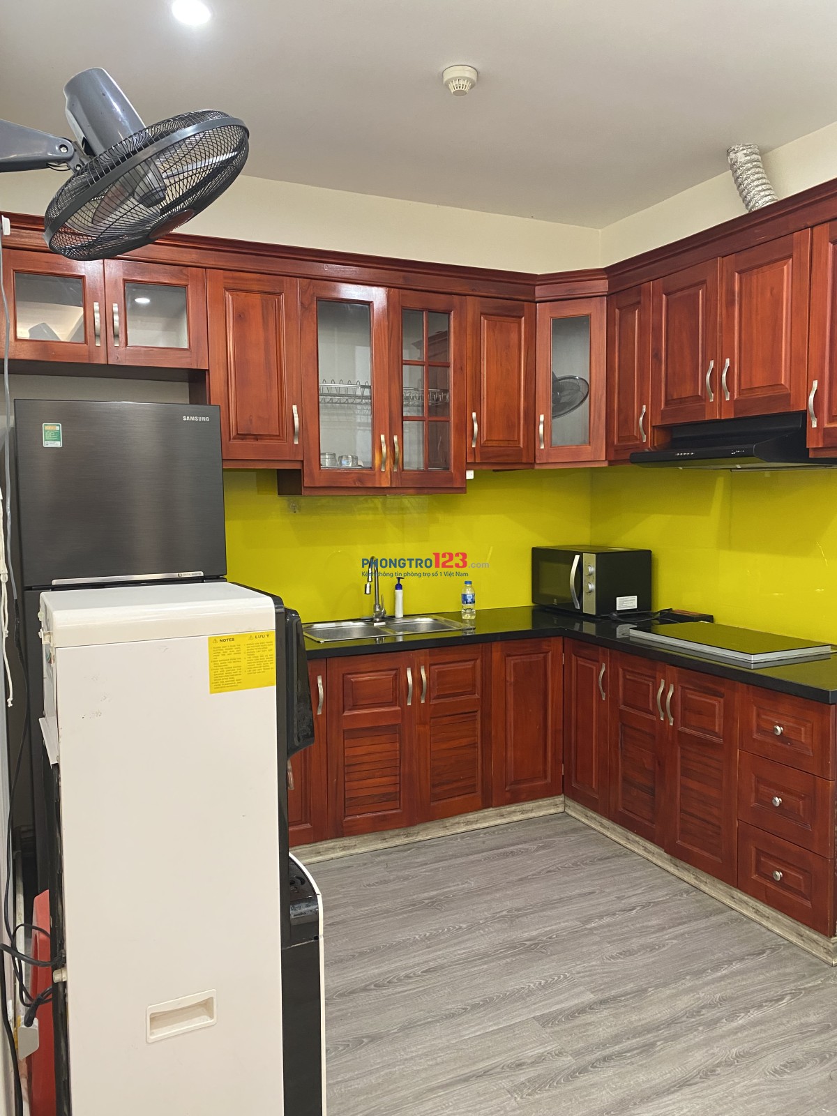 Cho thuê căn hộ 1207 tòa 27A2 Green star tại 234 Phạm Văn Đồng Hà Nội ,2PN,2Vs 65m2 giá 11.5tr