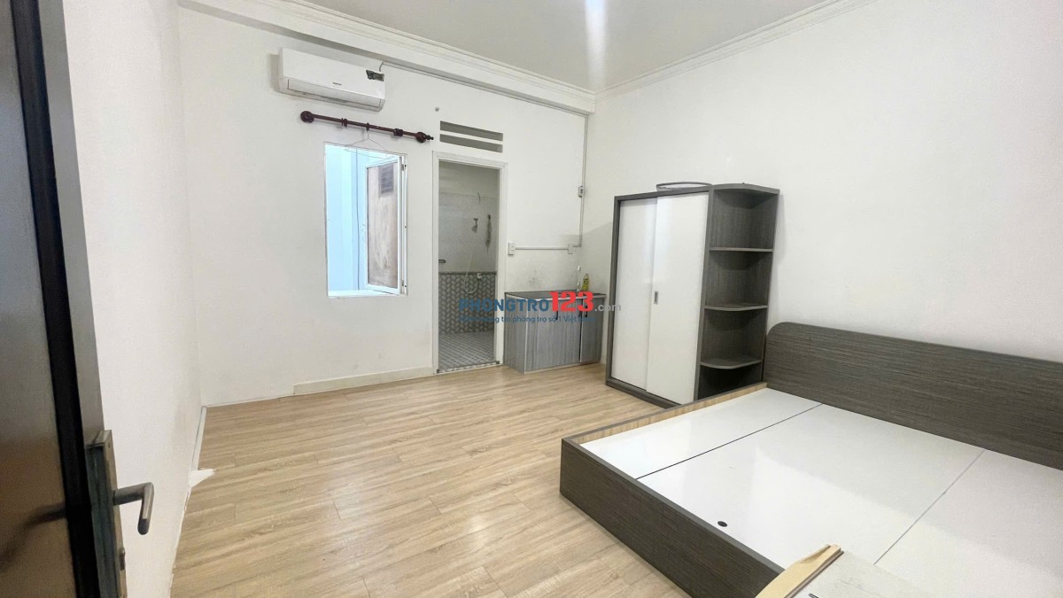 Phòng giá rẻ có cửa sổ - máy lạnh ngay sau lưng BIG C Trường Chinh