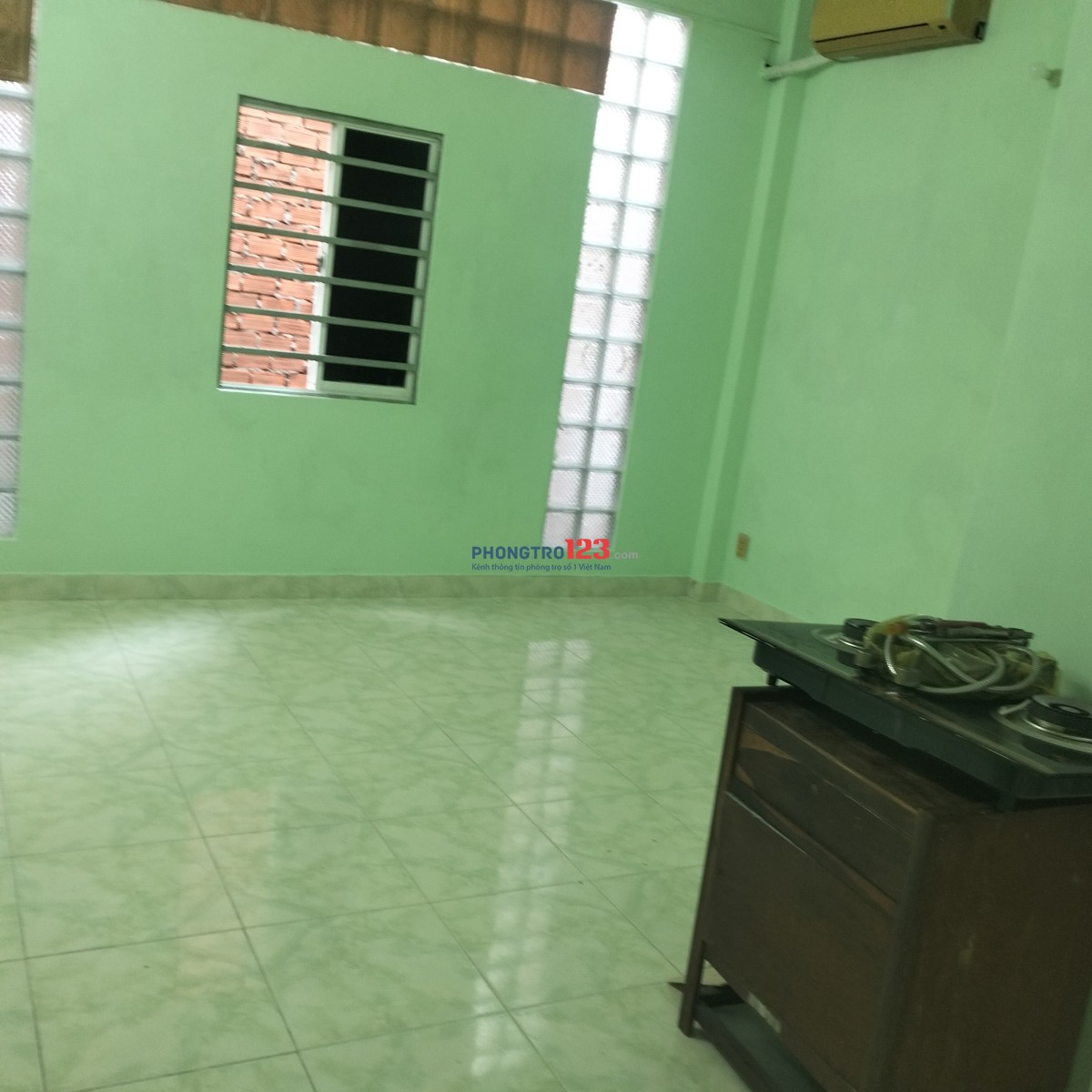 Phòng trọ Âu Cơ, giá 2,8 triệu