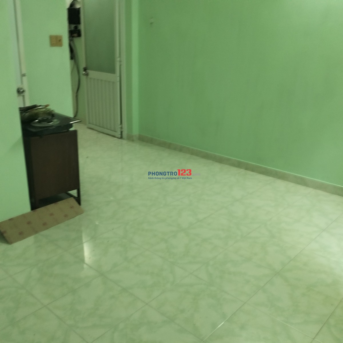 Phòng trọ Âu Cơ, giá 2,8 triệu