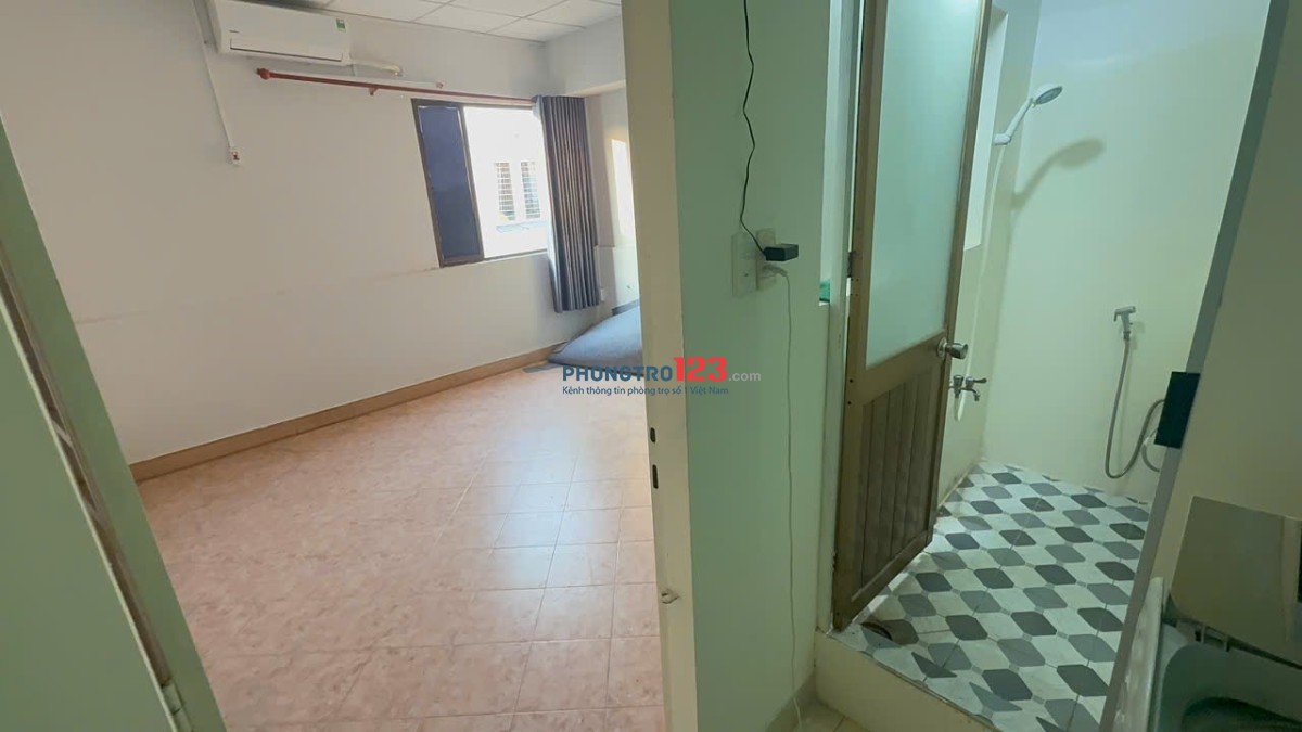 Phòng máy lạnh trống sẵn đường 102 Cao Lỗ phường 4 quận 8