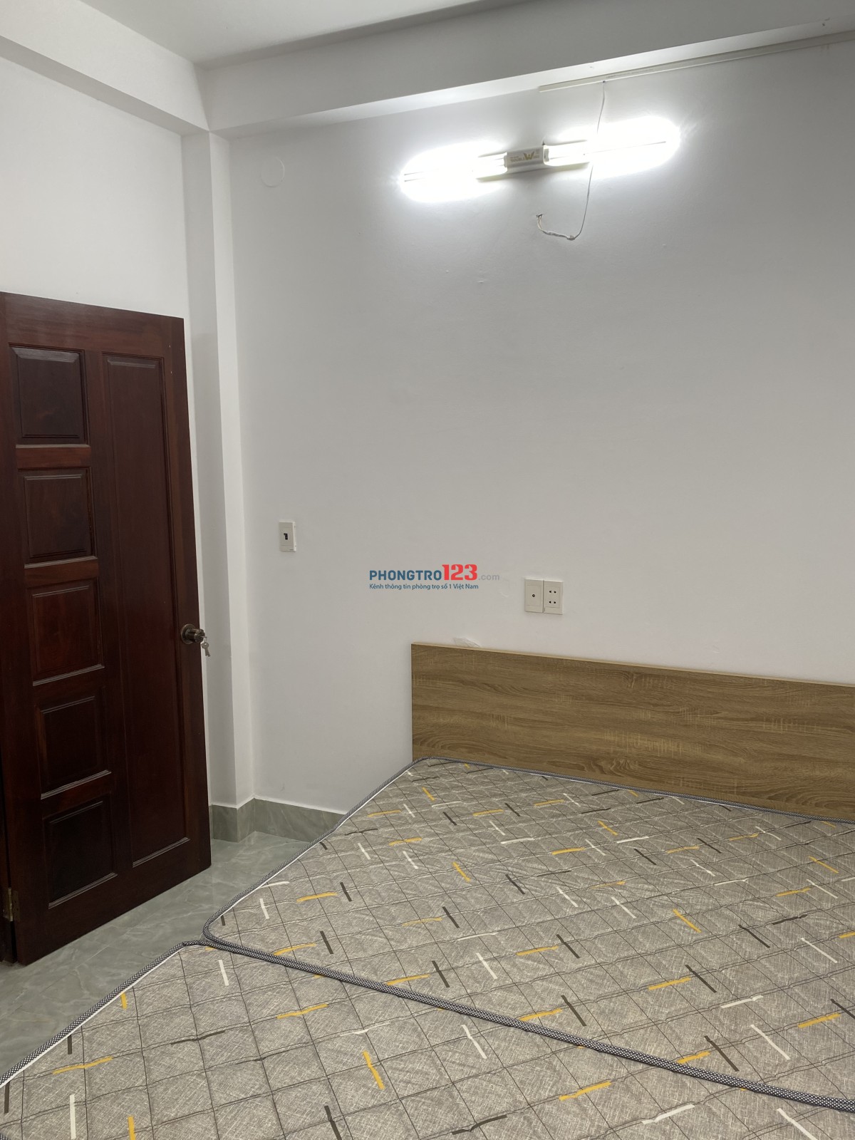 Phòng mới đẹp 16m^2 - WC riêng - máy lạnh