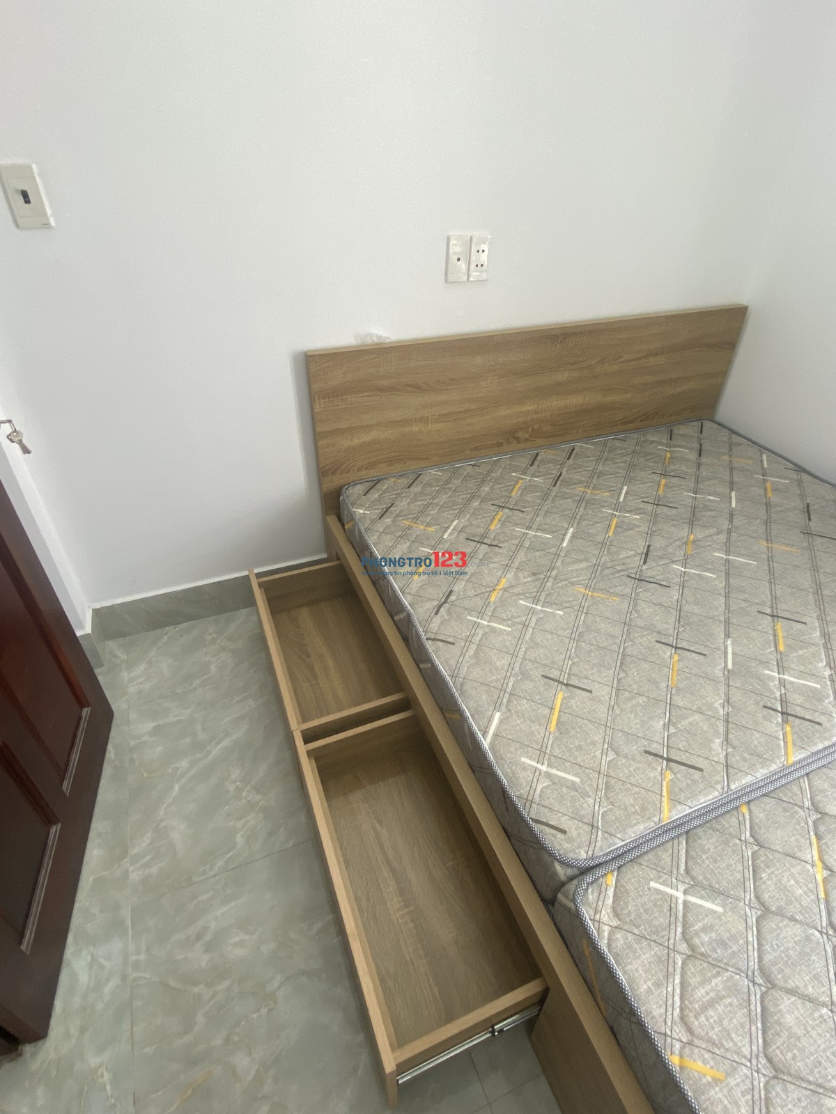Phòng mới đẹp 16m^2 - WC riêng - máy lạnh
