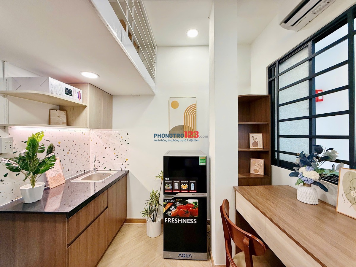 Cho thuê Studio cửa sổ thoáng mát đầy đủ nội thất ở Âu Cơ