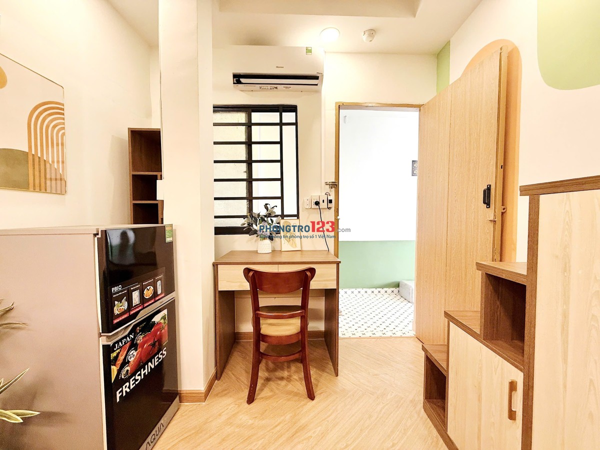 Cho thuê Studio cửa sổ thoáng mát đầy đủ nội thất ở Âu Cơ