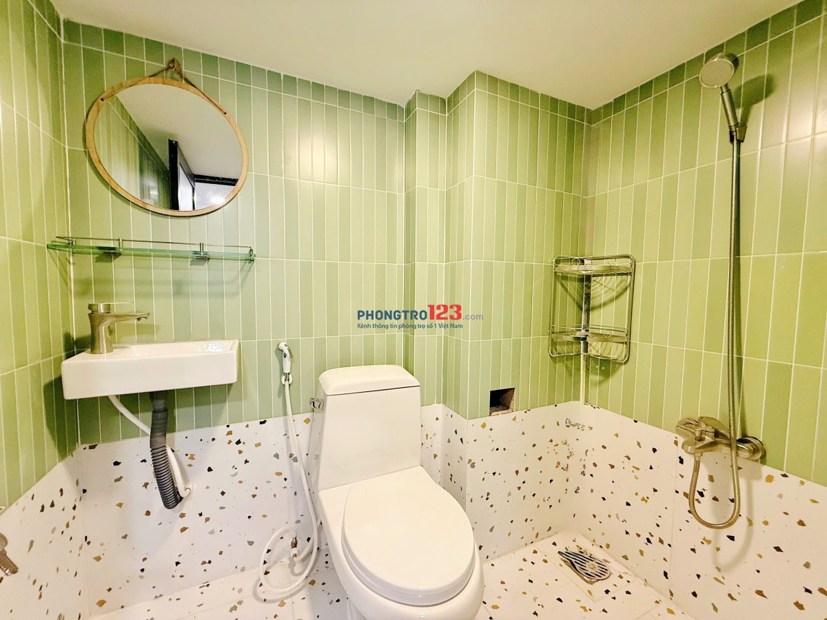 Cho thuê Studio cửa sổ thoáng mát đầy đủ nội thất ở Âu Cơ