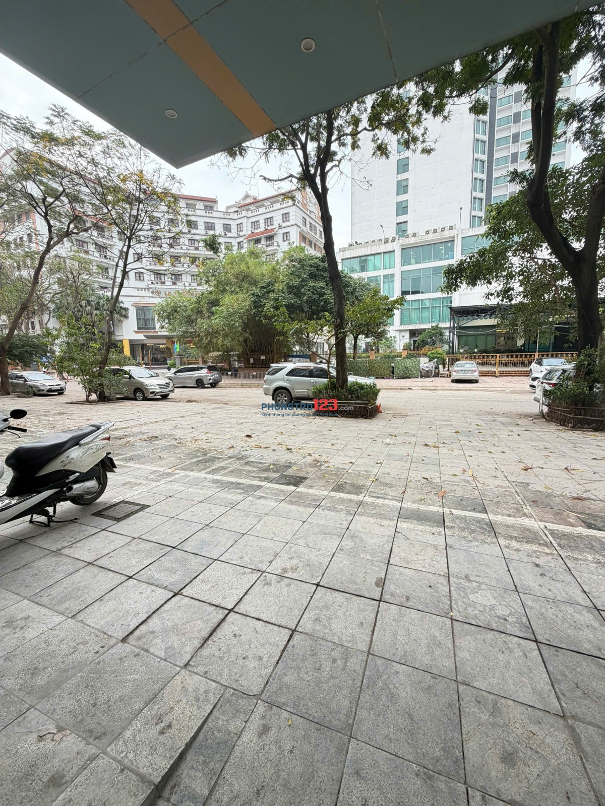 CHO THUÊ NHÀ MẶT PHỐ VẠN PHÚC – Quận BA ĐÌNH(cũ) – 135M2 x 5 TẦNG( đã cho thuê 04 tầng)