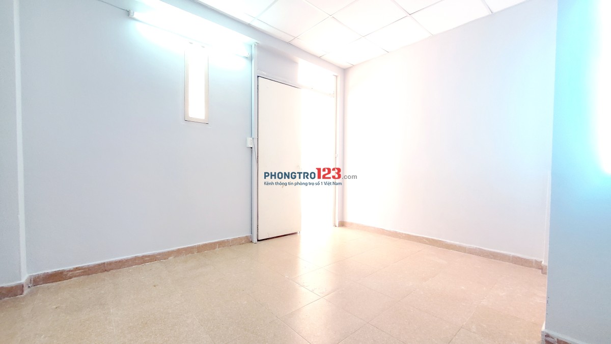 Phòng đẹp 20m2, ngay sân thượng rất mát, mới sơn sửa (WC dùng chung) !