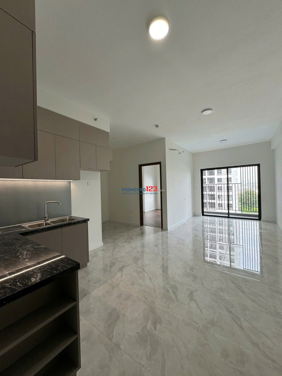 Chung cư Âu Cơ Tower, Âu Cơ, TP: 73m2, nhà mới, 10 triệu. Nhà mới.