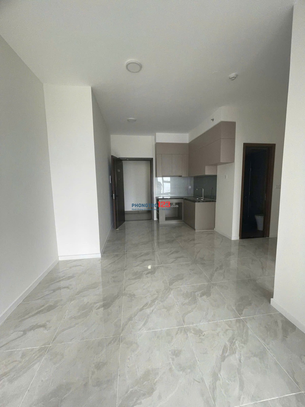 Chung cư Âu Cơ Tower, Âu Cơ, TP: 73m2, nhà mới, 10 triệu. Nhà mới.