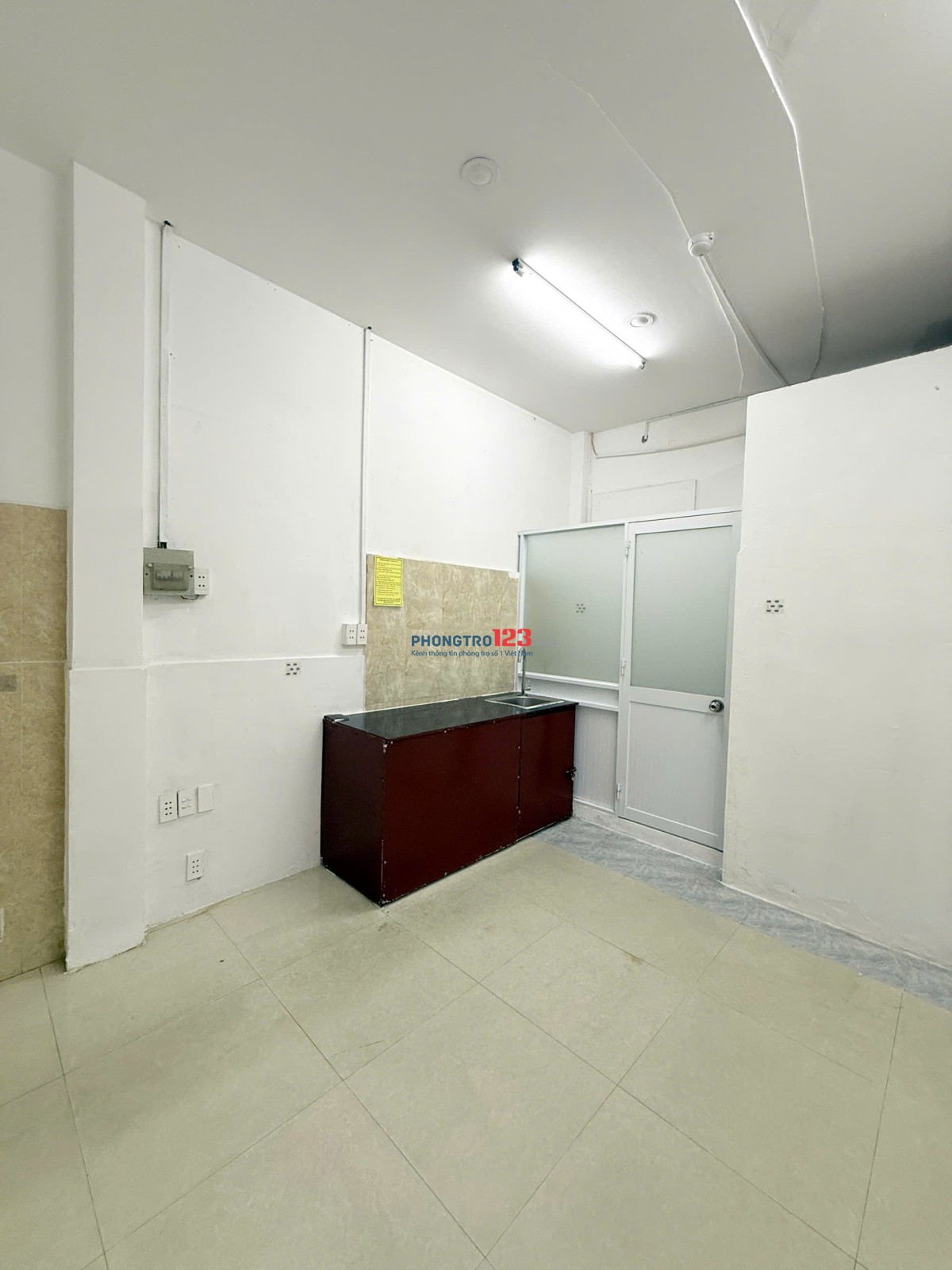  Cho thuê Phòng (TRỆT) MT Nguyễn Thị Mười Q8. (25m2) gần Trường ĐH STU, Công Viên, 5tr