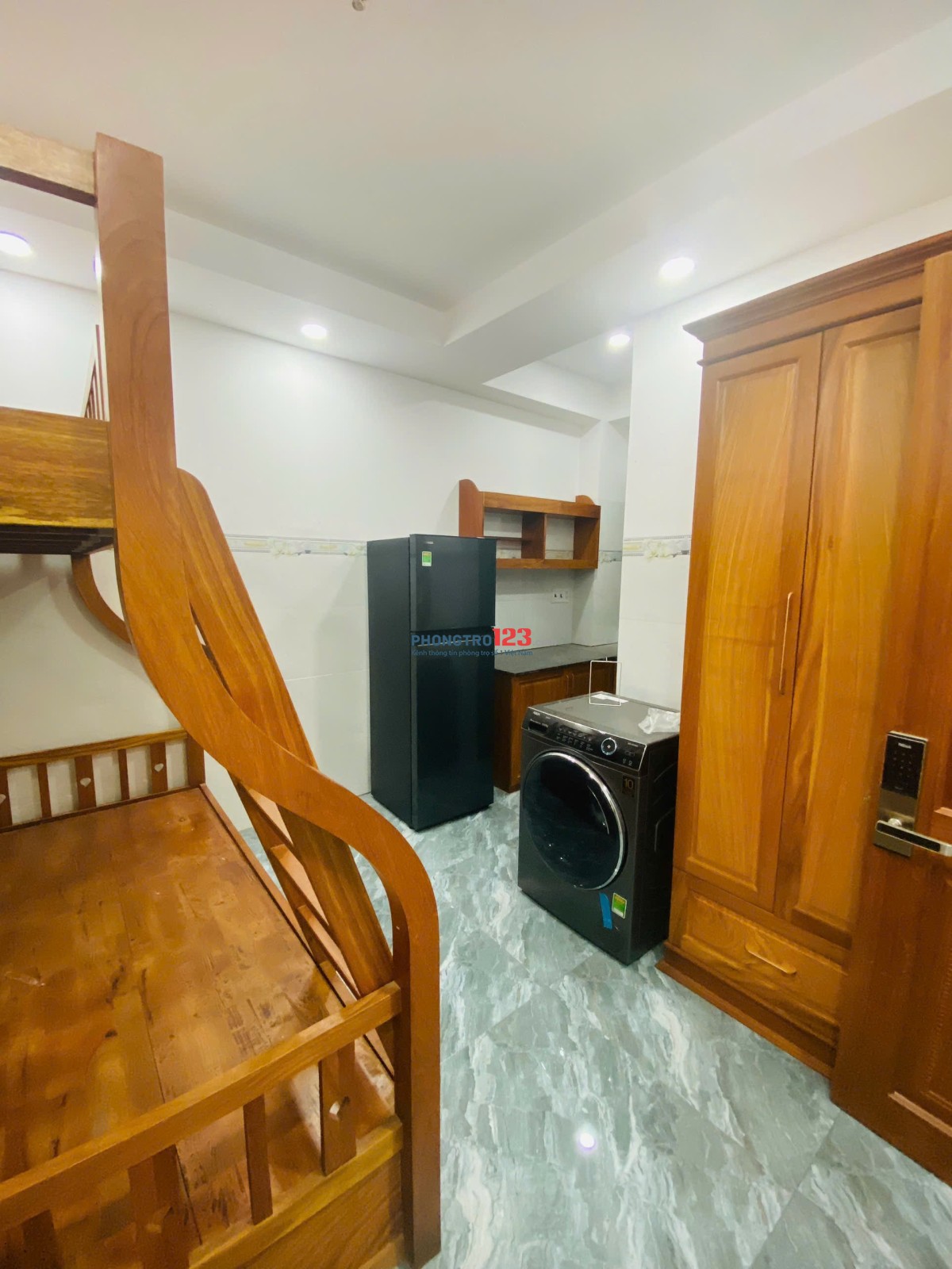 TÌM NỮ Ở GHÉP - QUẬN 7 Mình hiện là sinh viên đang cần tìm 1 bạn nữ (đi học hay đi làm đều được).