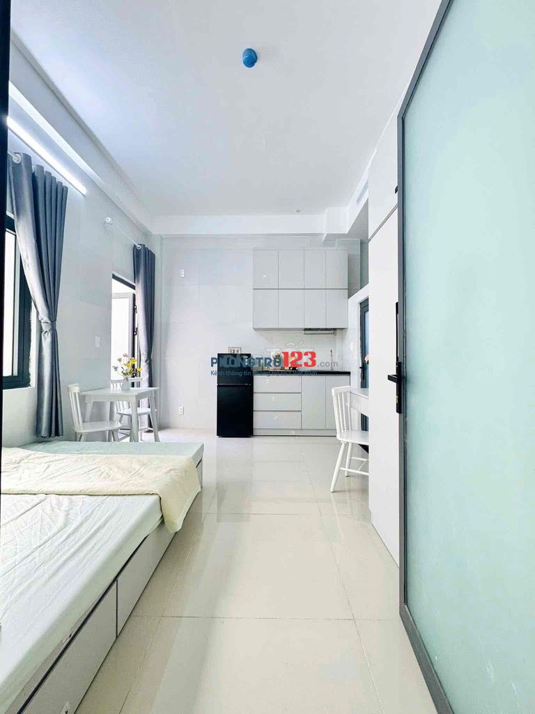 PHÒNG BAN CÔNG MỚI CÓ THANG MÁY GẦN GO TRƯỜNG CHINH