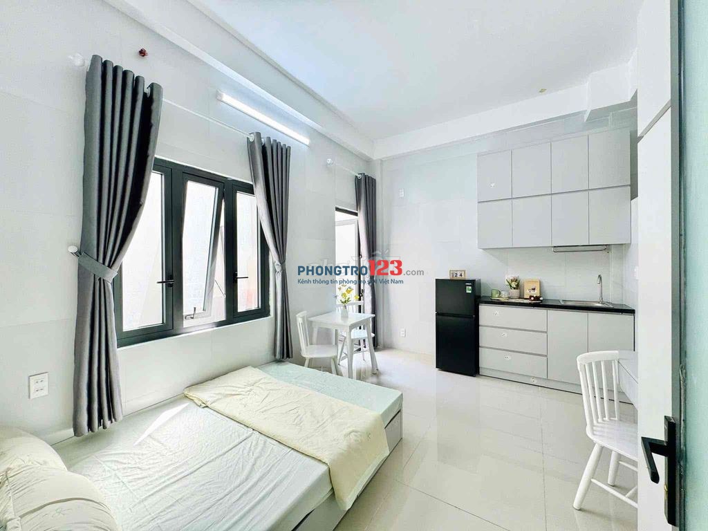 PHÒNG BAN CÔNG MỚI CÓ THANG MÁY GẦN GO TRƯỜNG CHINH