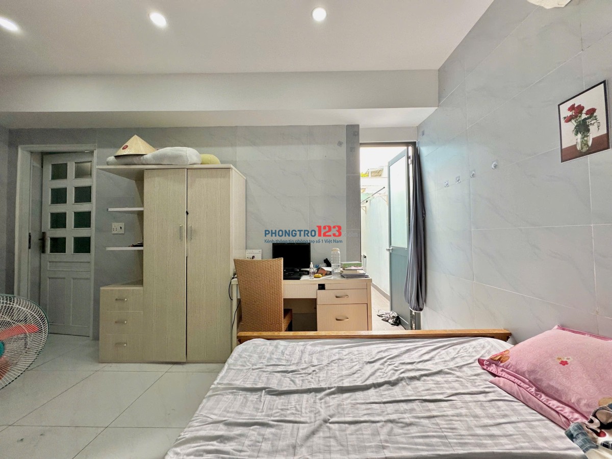 TRỐNG SẴN PHÒNG NGAY THẢO ĐIỀN , STUDIO ĐỦ NỘI THẤT PHÒNG NHIỀU ÁNH SÁNG THOÁNG
