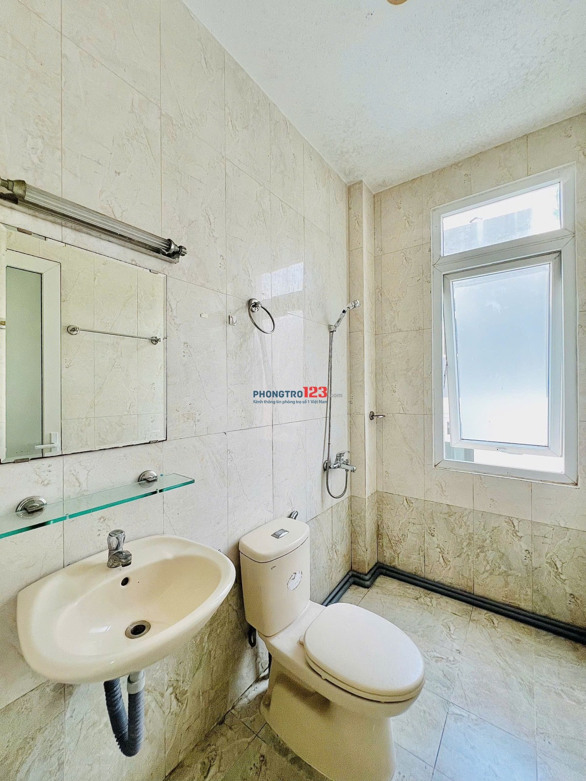 SIÊU PHẨM GÁC LỬNG NỘI THẤT TIỆN NGHI CỬA SỔ THOÁNG MÁT TẠI PHẠM VĂN CHIÊU NGAY CHỢ HẠNH THÔNG TÂY