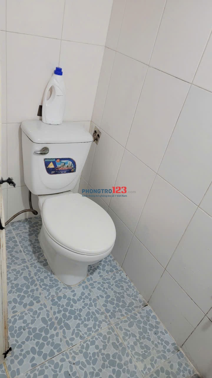 Phòng khép kín điều hòa nóng lạnh giờ giăc tự do không chung chủ giá 2,1tr