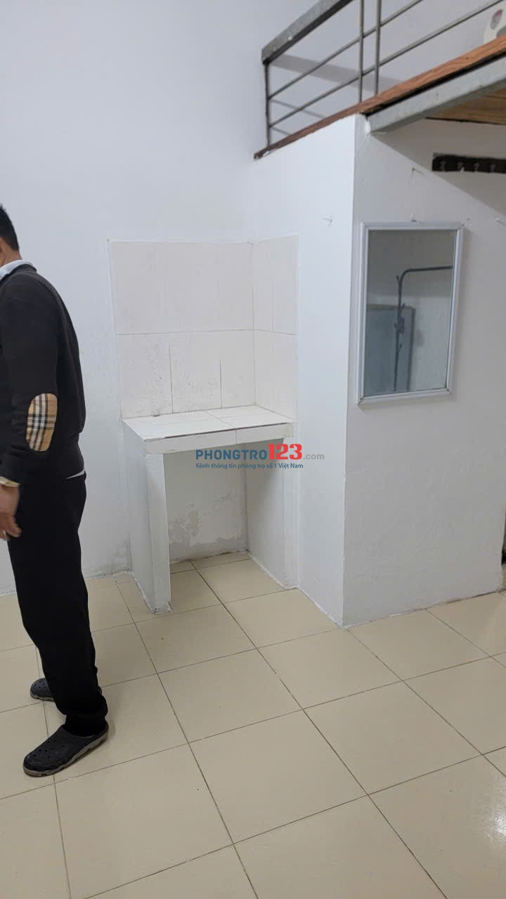 Phòng khép kín điều hòa nóng lạnh giờ giăc tự do không chung chủ giá 2,1tr