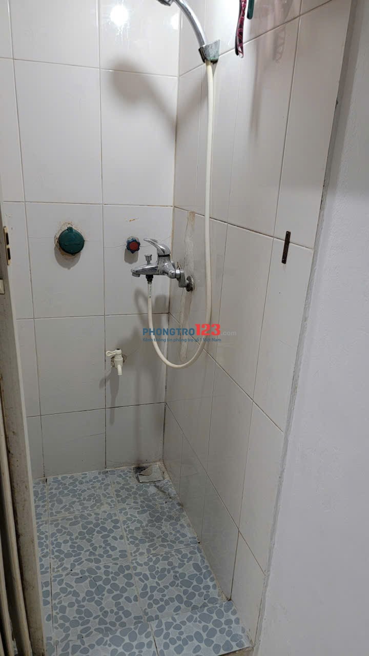 Phòng khép kín điều hòa nóng lạnh giờ giăc tự do không chung chủ giá 2,1tr