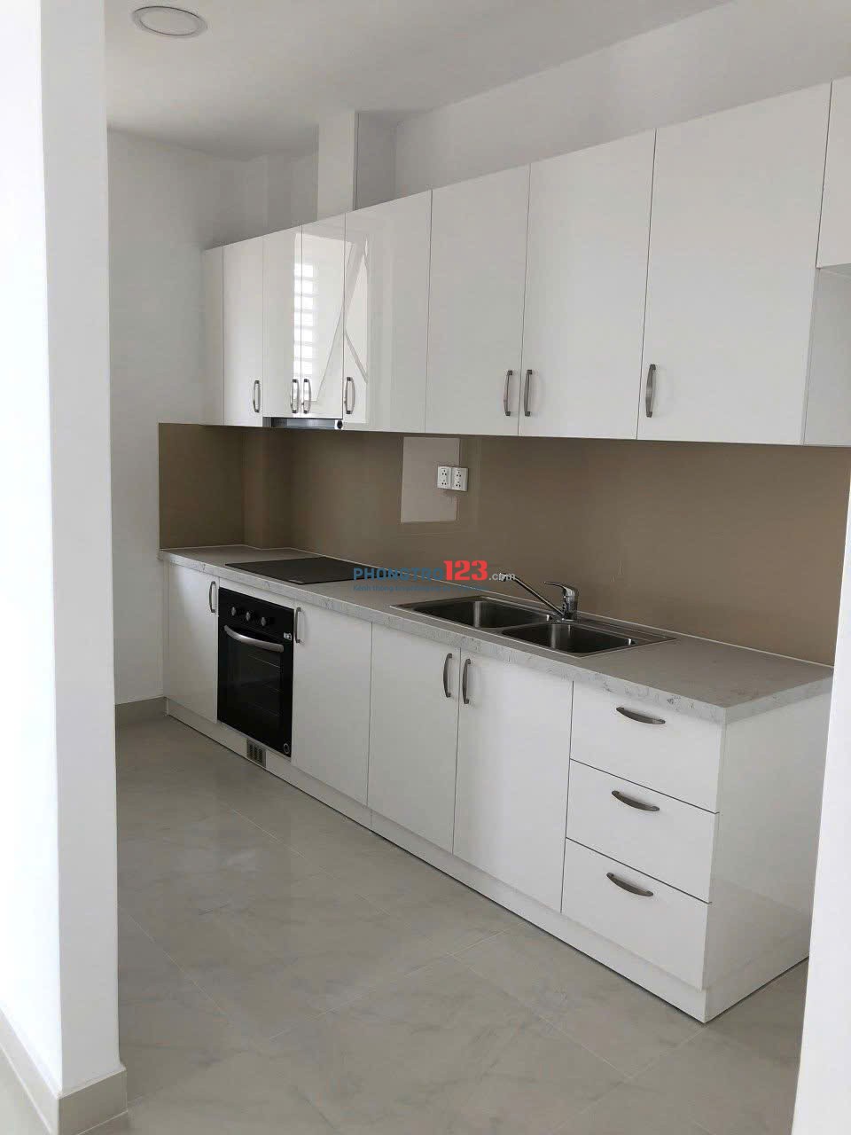 Giá 10tr5, C/c Bàu Cát, Hồng Lạc, TB: 2p ngủ, NTCB, 75m2, Căn góc.
