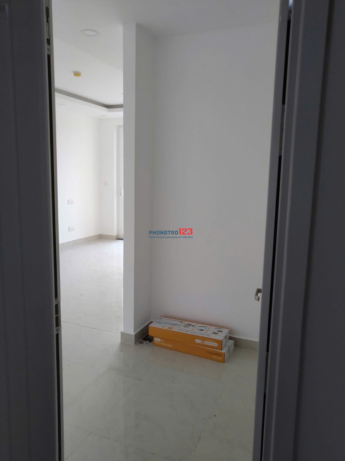 Giá 10tr5, C/c Bàu Cát, Hồng Lạc, TB: 2p ngủ, NTCB, 75m2, Căn góc.